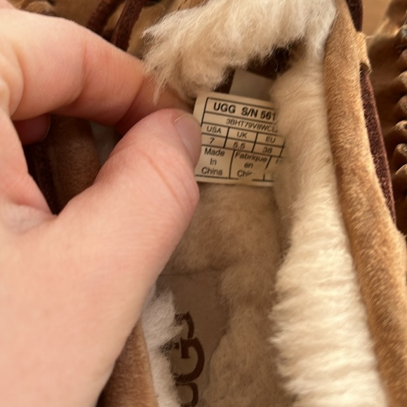 Ugg Dakota Moccasin Wool-Lined Suede Slippers Women’s Size 7 - Picture 5 of 10